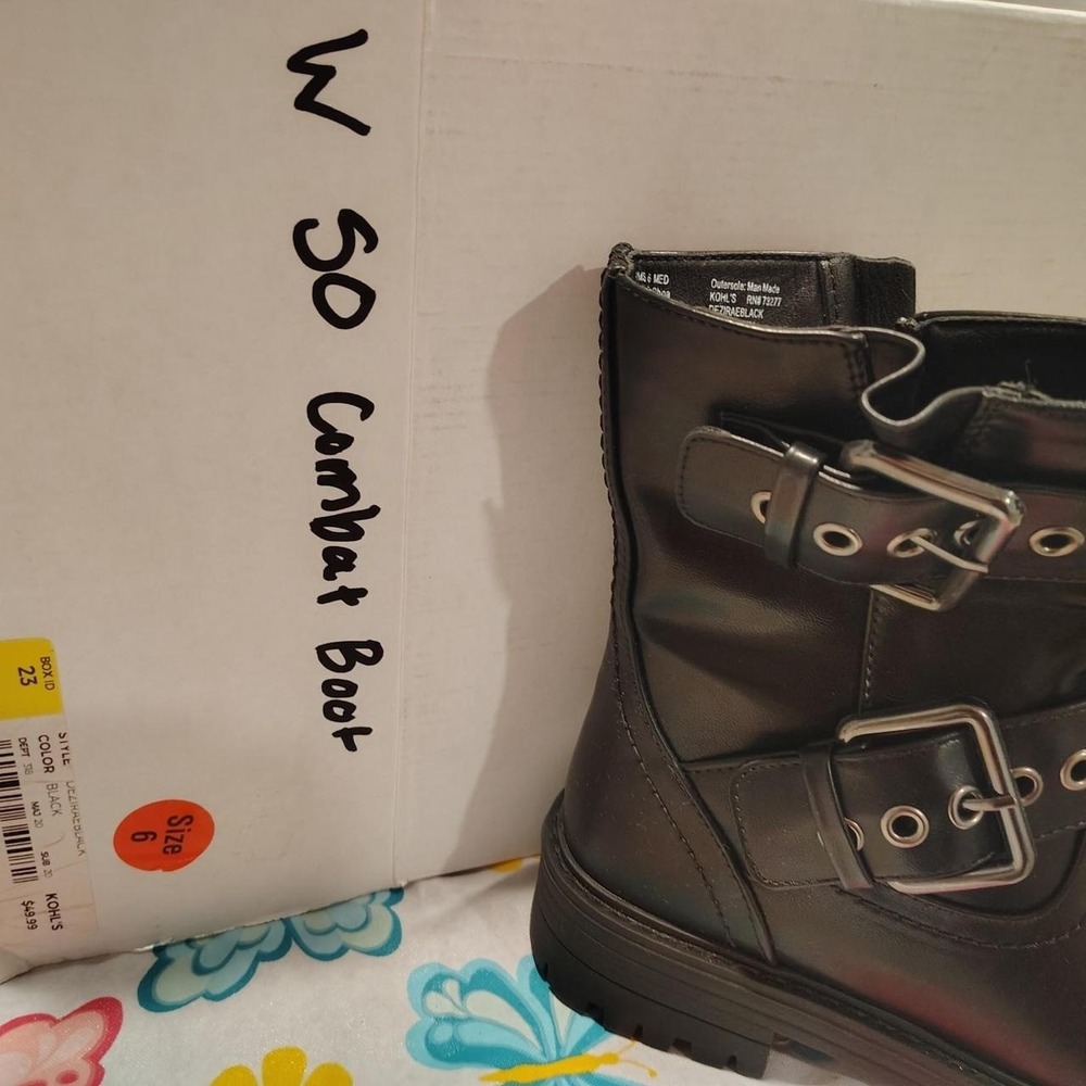 SO Dezirae Black Combat Boots Double Buckle Moto Lug Sole Ankle Booties Size 6